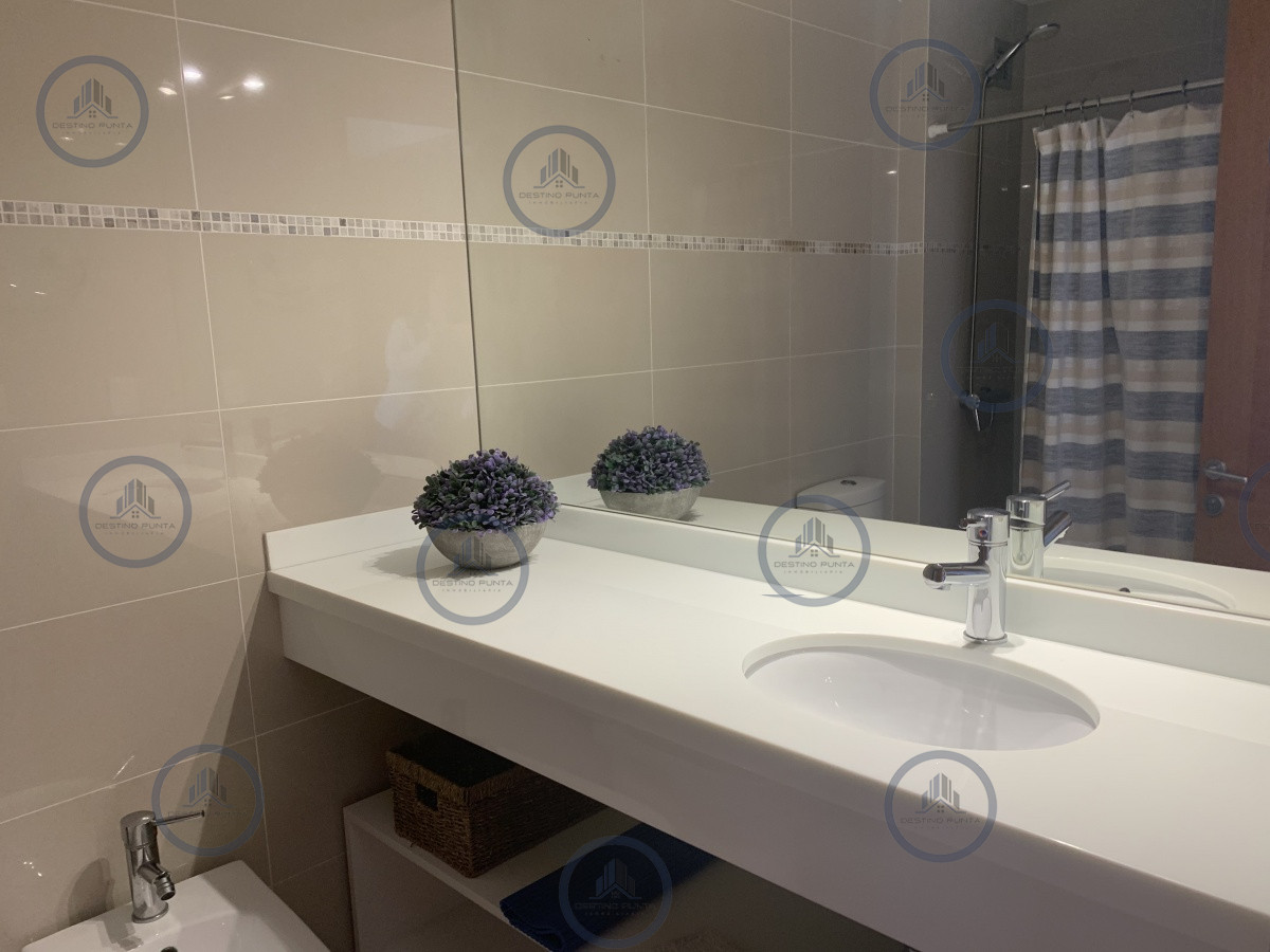 Apartamento ID.920 - Moderno Apartamento 3 Dormitorios con Vista a Playa Mansa