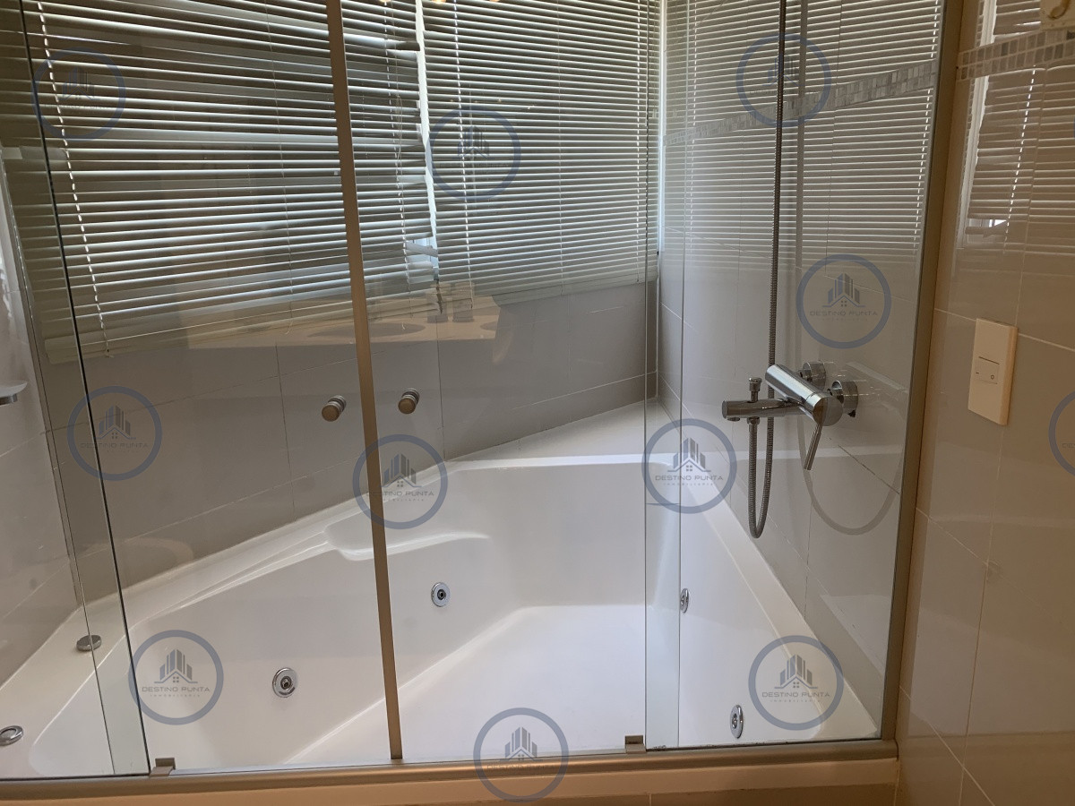 Apartamento ID.920 - Moderno Apartamento 3 Dormitorios con Vista a Playa Mansa