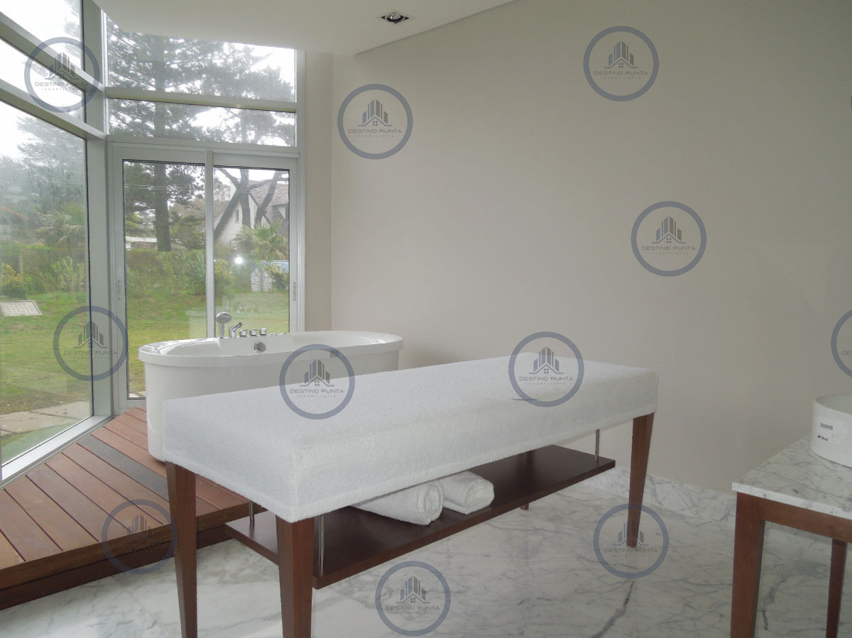 Apartamento ID.920 - Moderno Apartamento 3 Dormitorios con Vista a Playa Mansa
