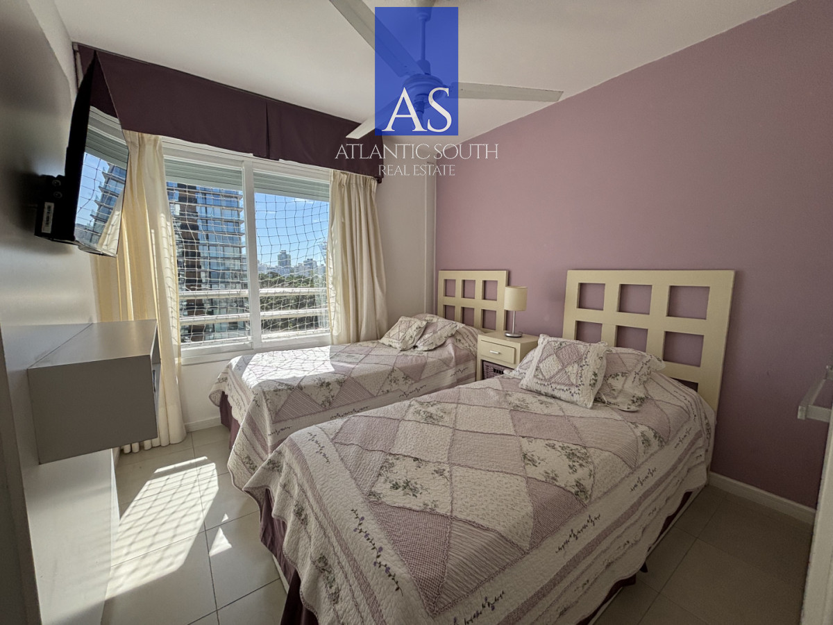 Apartamento ID.4727 - Torre Manhattan - 3 dormitorios con parrillero propio en Playa Brava