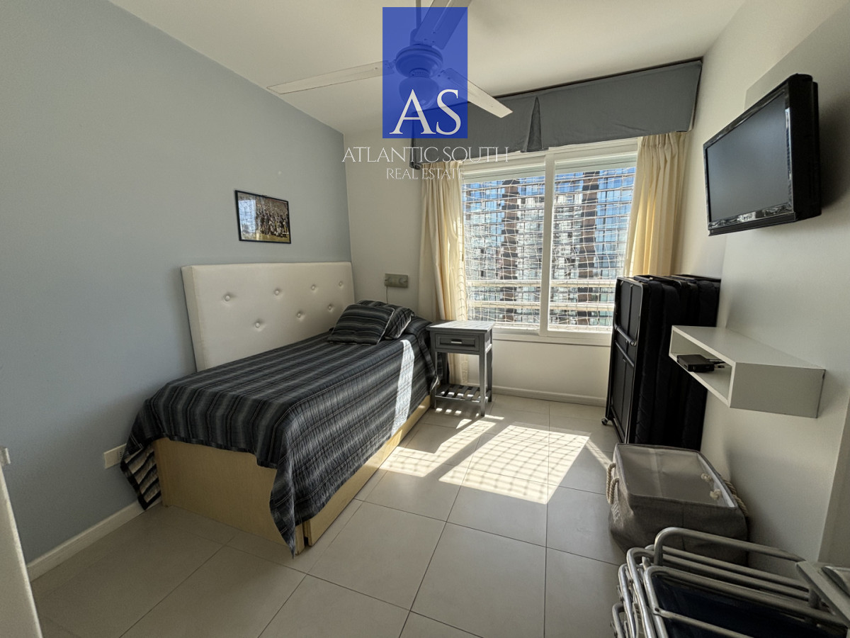 Apartamento ID.4727 - Torre Manhattan - 3 dormitorios con parrillero propio en Playa Brava