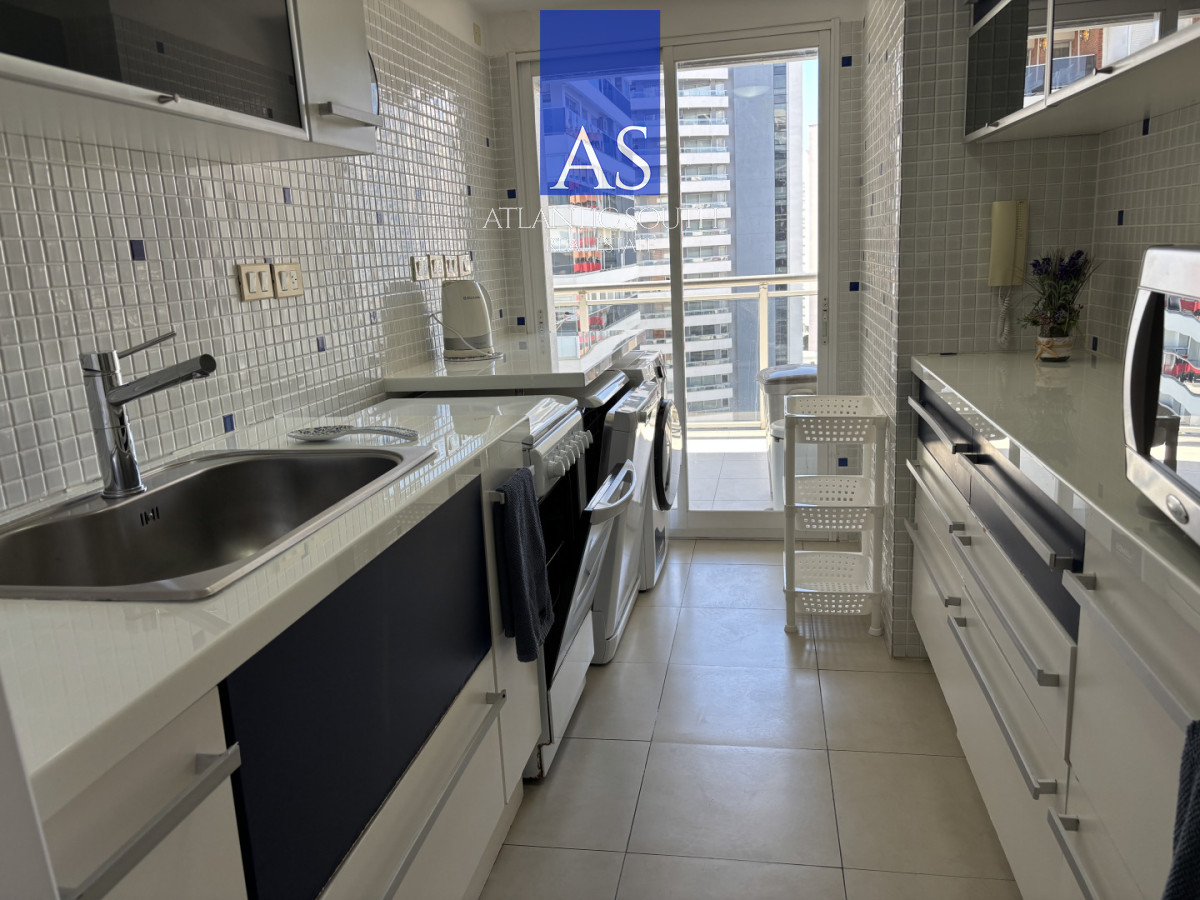 Apartamento ID.4727 - Torre Manhattan - 3 dormitorios con parrillero propio en Playa Brava