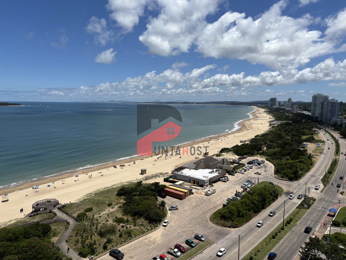 Apartamento ID.251 -  venta MILLENIUM TOWER mansa frente al mar tres suites y dependencias