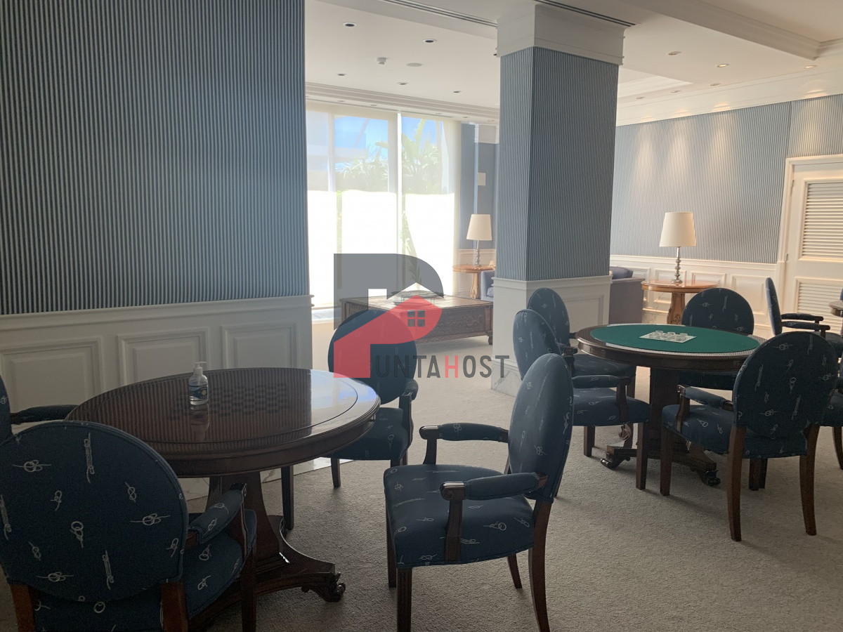 Apartamento ID.251 -  venta MILLENIUM TOWER mansa frente al mar tres suites y dependencias