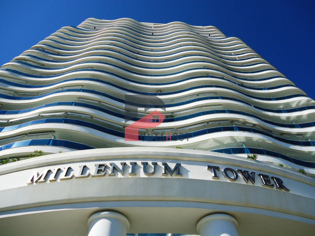 Apartamento ID.251 -  venta MILLENIUM TOWER mansa frente al mar tres suites y dependencias