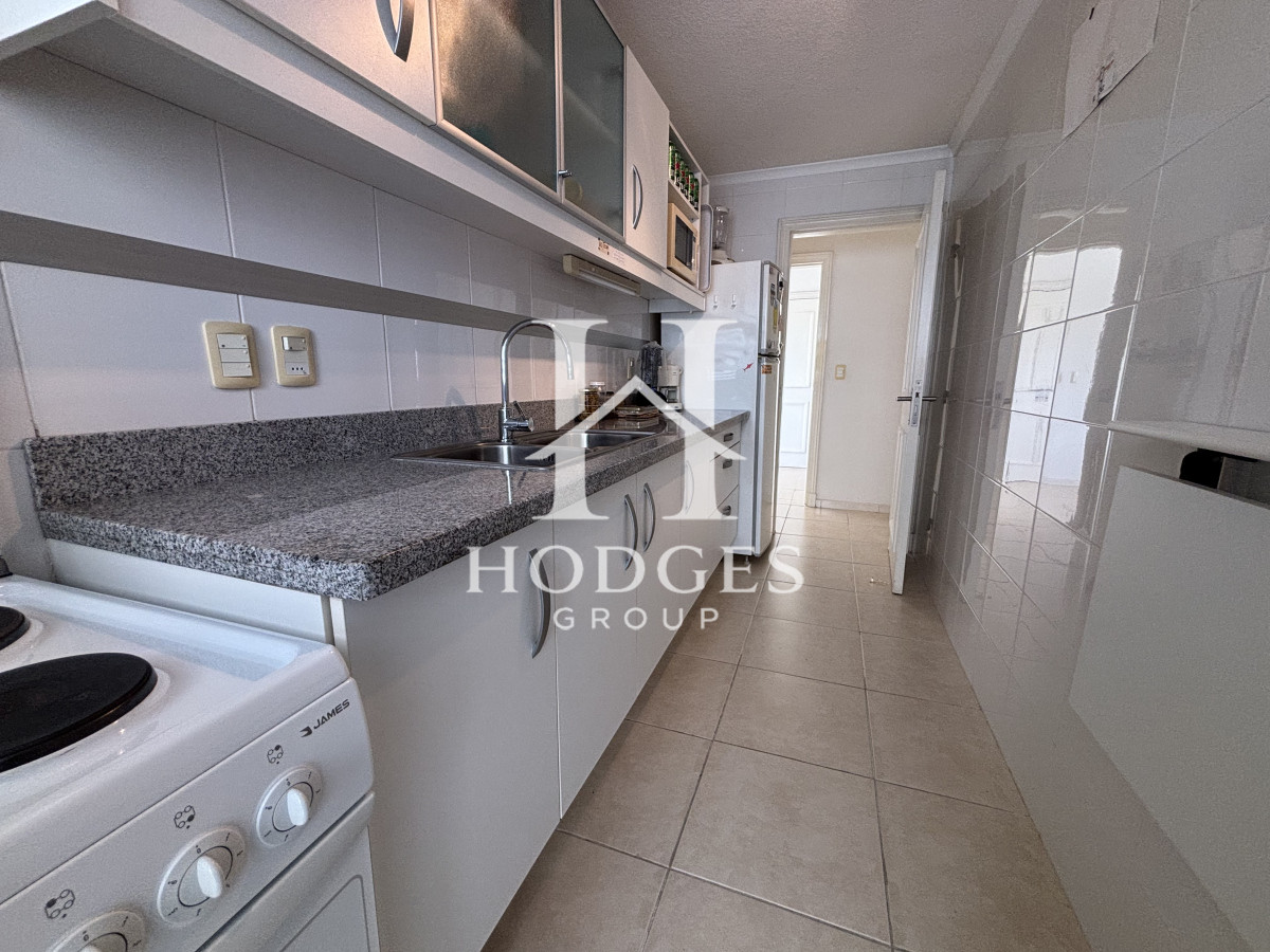 Apartamento ID.136 - Venta - Av Chiverta todo sol y luz