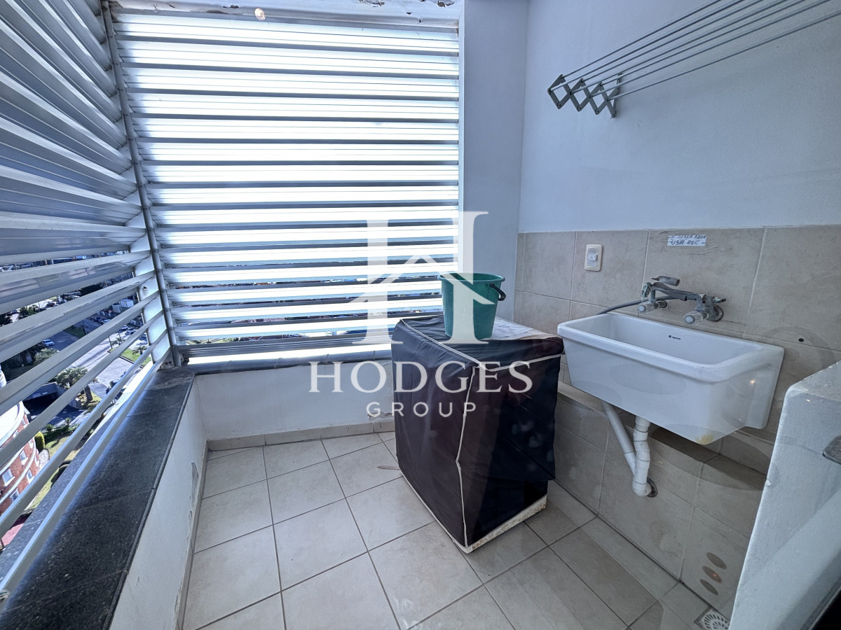 Apartamento ID.136 - Venta - Av Chiverta todo sol y luz