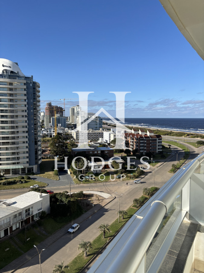 Apartamento ID.136 - Venta - Av Chiverta todo sol y luz