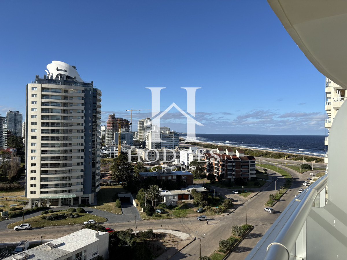 Apartamento ID.136 - Venta - Av Chiverta todo sol y luz