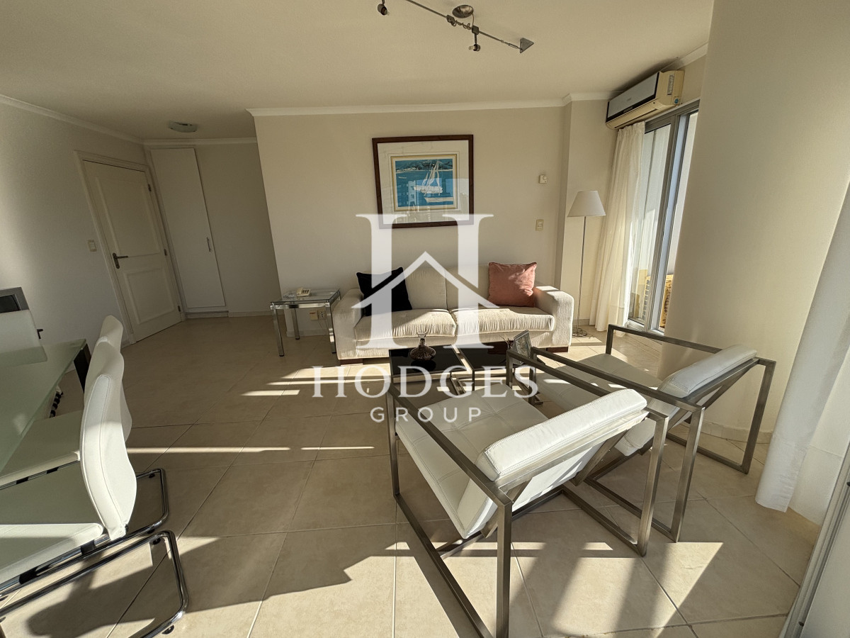 Apartamento ID.136 - Venta - Av Chiverta todo sol y luz