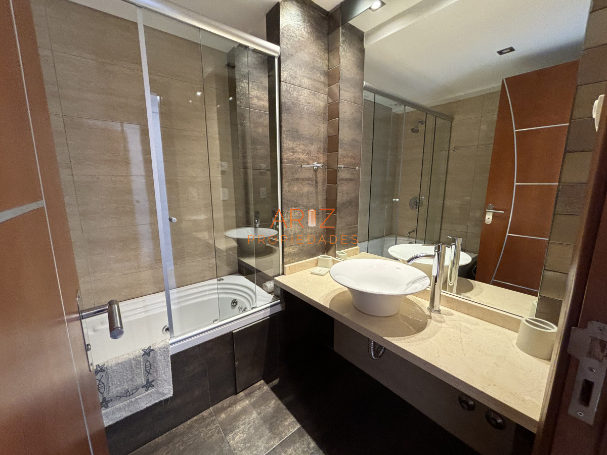 Apartamento ID.2139 -  VENTA MIAMI BOULEVARD  TORRE I PISO ALTO AL FRENTE
