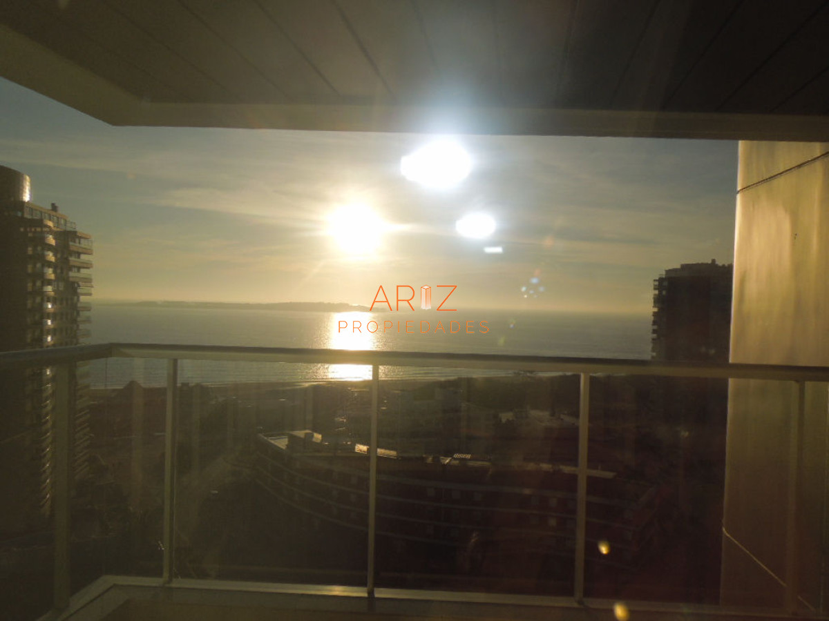 Apartamento ID.2139 -  VENTA MIAMI BOULEVARD  TORRE I PISO ALTO AL FRENTE