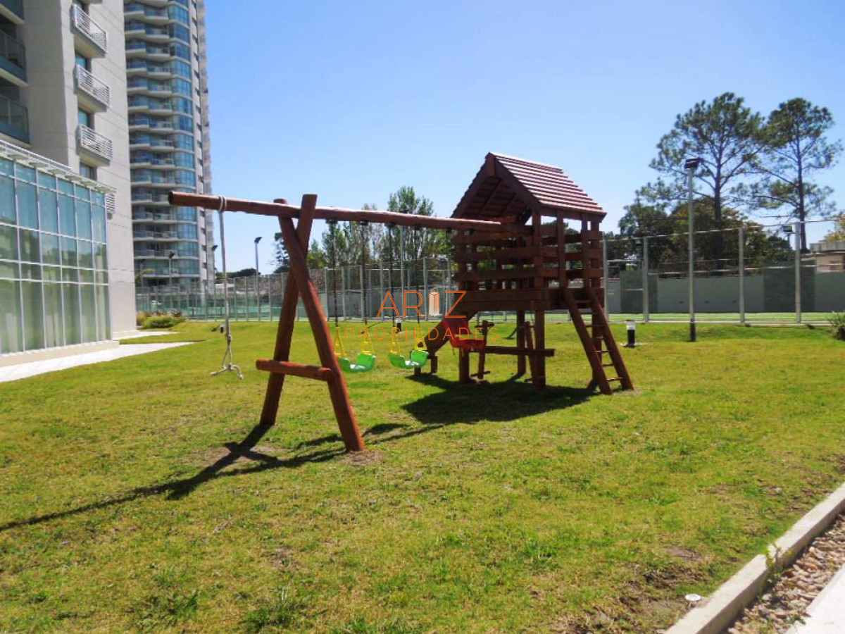 Apartamento ID.2139 -  VENTA MIAMI BOULEVARD  TORRE I PISO ALTO AL FRENTE