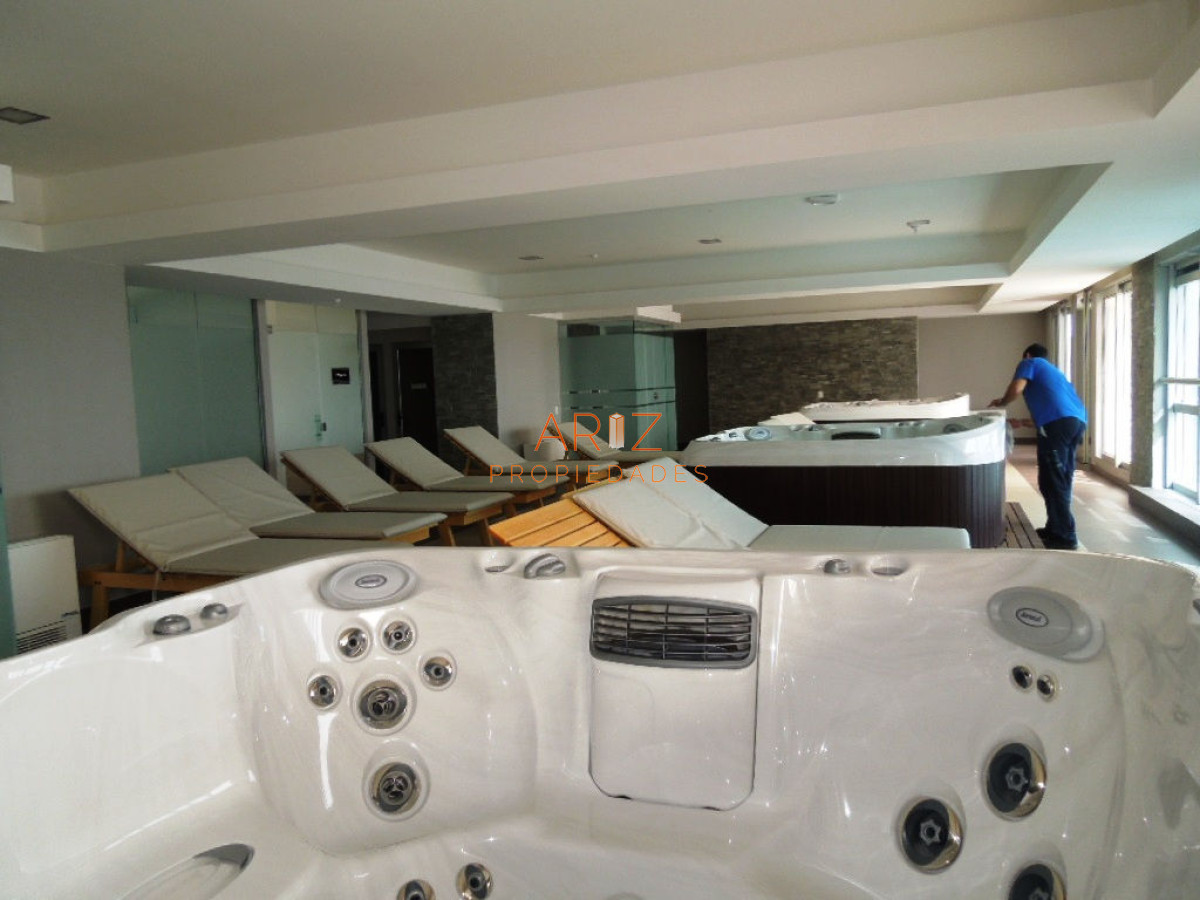 Apartamento ID.2139 -  VENTA MIAMI BOULEVARD  TORRE I PISO ALTO AL FRENTE