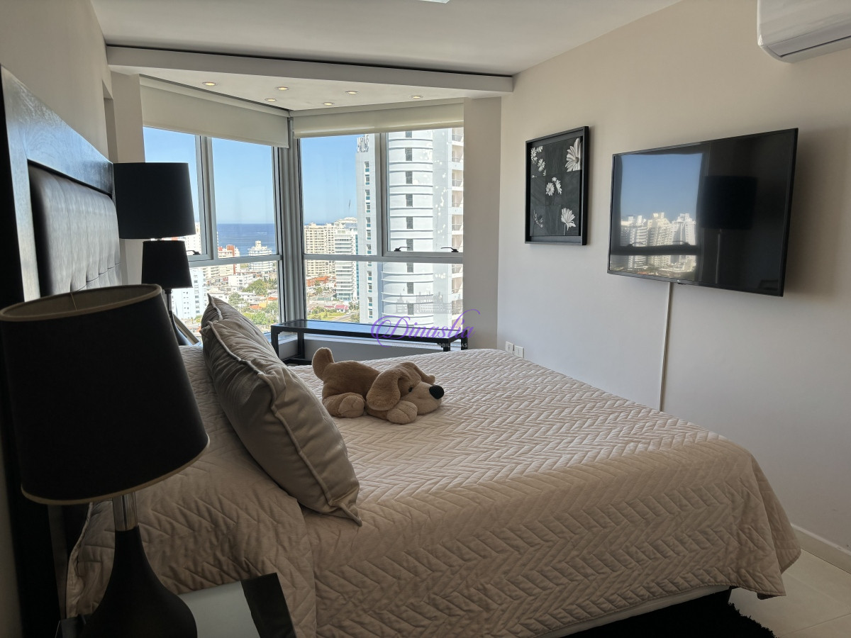 Apartamento ID.367 - Venta y alquiler temporario Apartamento de 3 dormitorios en Playa Mansa, Punta del Este