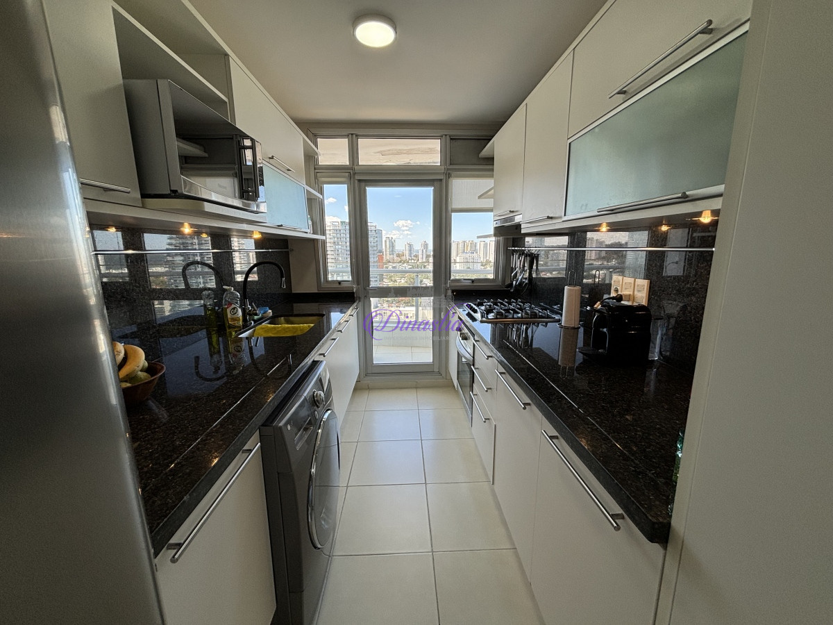 Apartamento ID.367 - Venta y alquiler temporario Apartamento de 3 dormitorios en Playa Mansa, Punta del Este