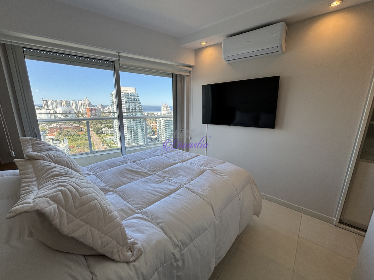 Apartamento ID.367 - Venta y alquiler temporario Apartamento de 3 dormitorios en Playa Mansa, Punta del Este