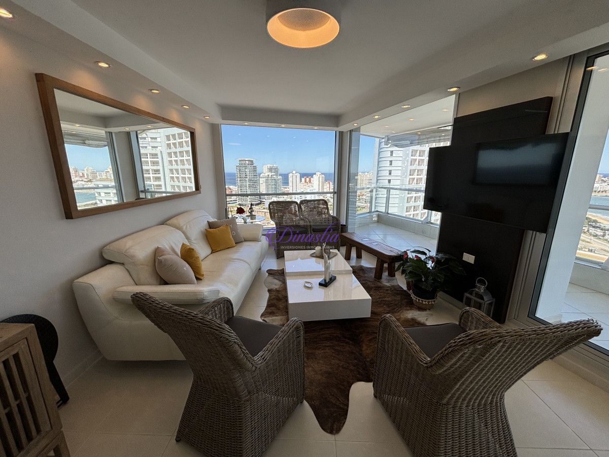 Apartamento ID.367 - Venta y alquiler temporario Apartamento de 3 dormitorios en Playa Mansa, Punta del Este