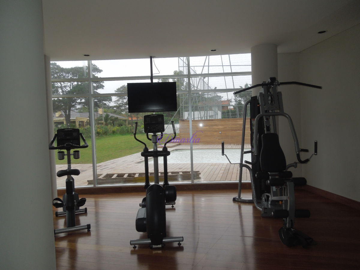Apartamento ID.466 - Venta Apartamento en edificio Sunrise Tower mansa parada 5
