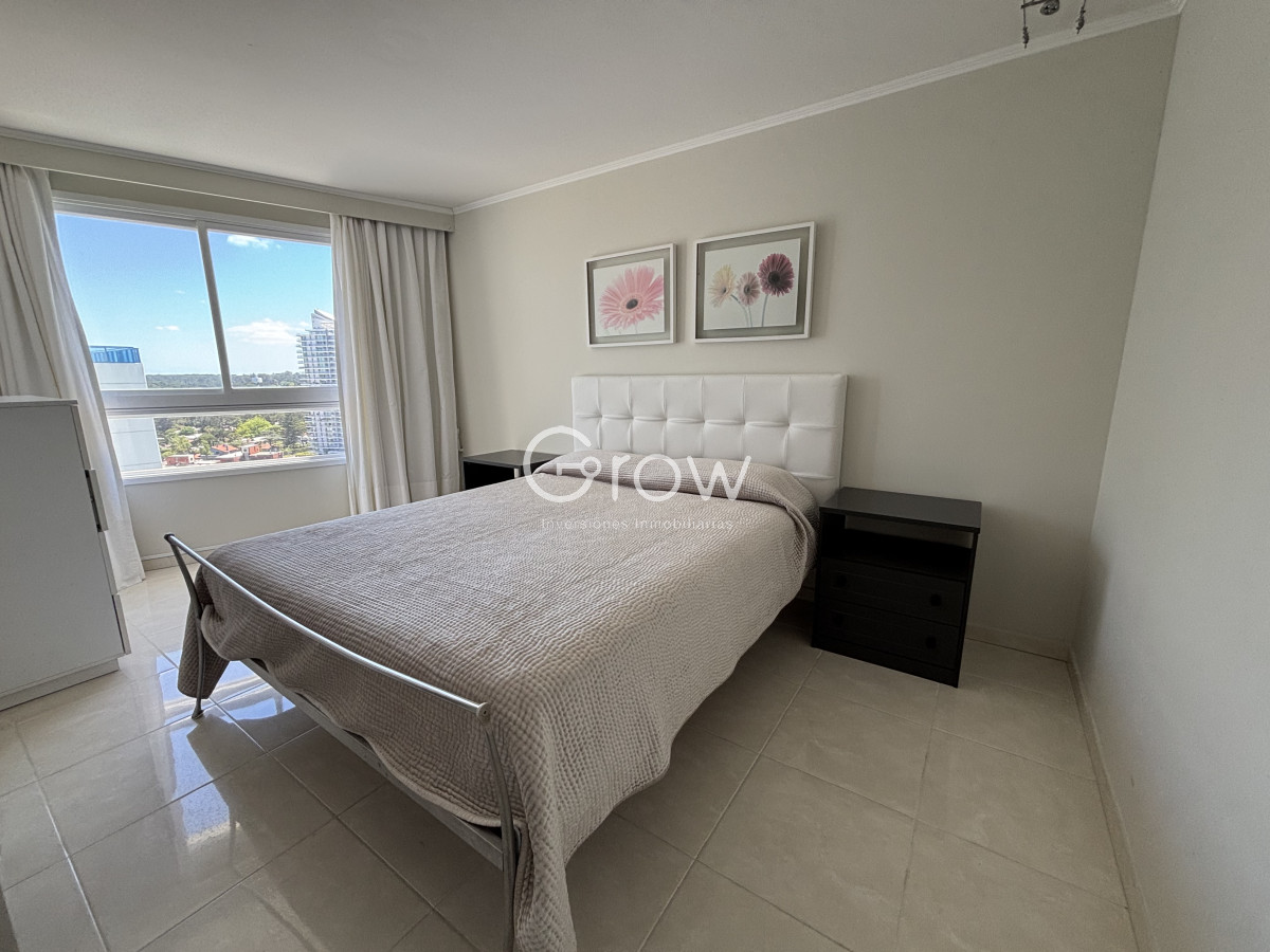 Apartamento ID.2553 -  venta MILLENIUM TOWER mansa frente al mar tres suites y dependencias