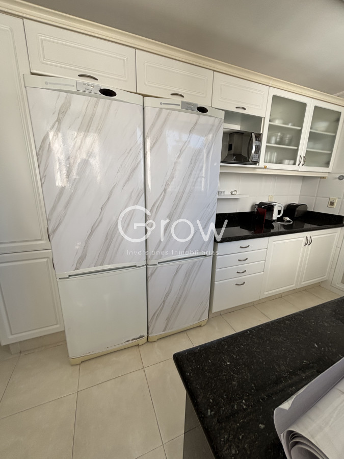 Apartamento ID.2553 -  venta MILLENIUM TOWER mansa frente al mar tres suites y dependencias