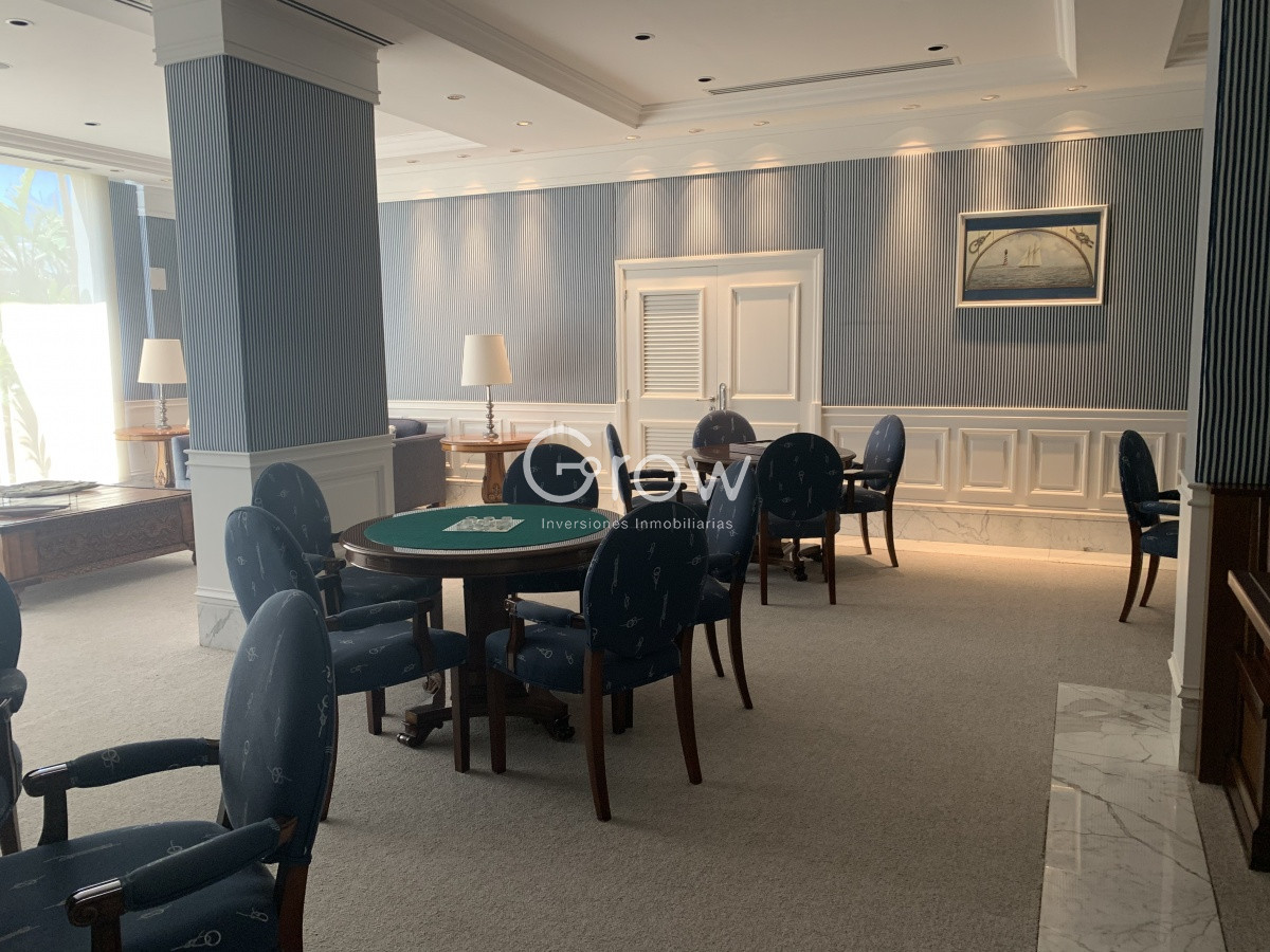 Apartamento ID.2553 -  venta MILLENIUM TOWER mansa frente al mar tres suites y dependencias