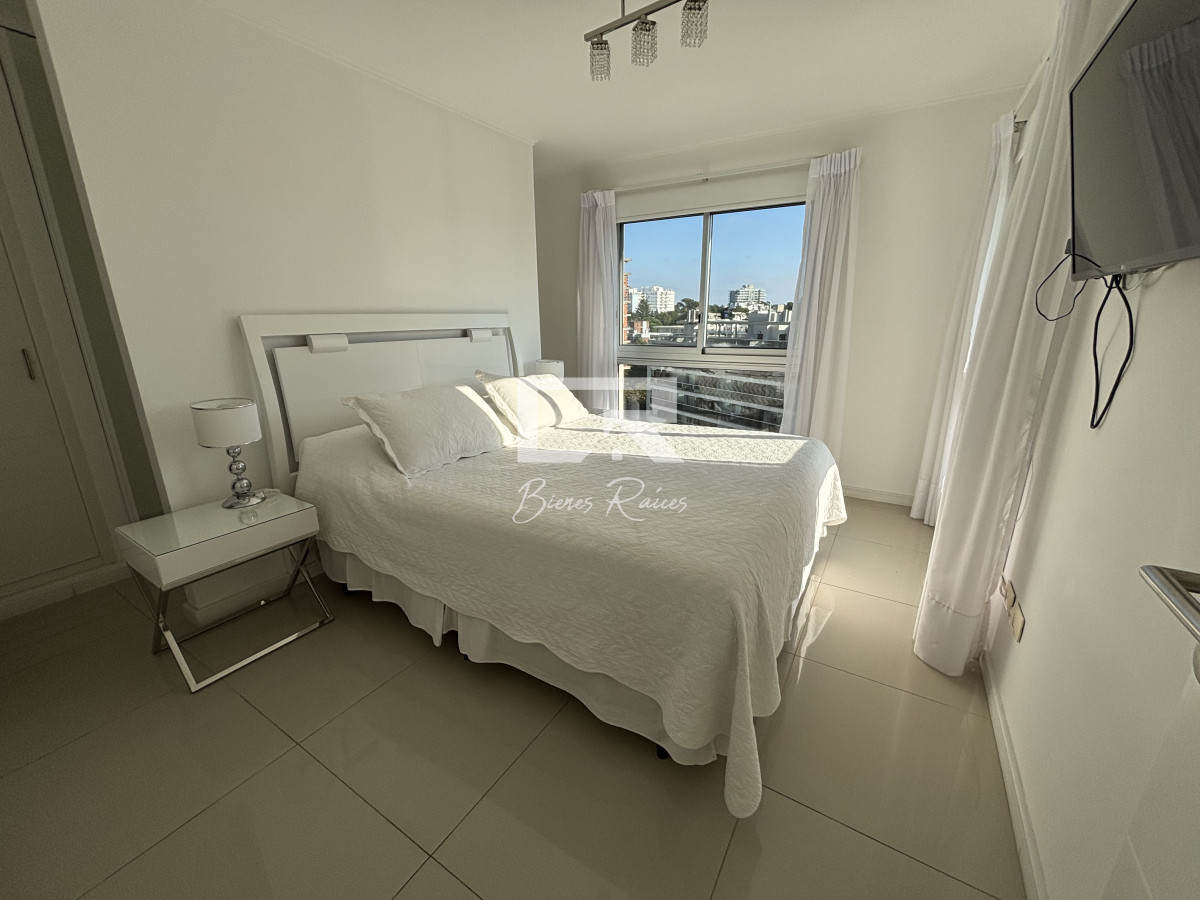 Apartamento ID.885 - Brava, una cuadra del mar. Todos los servicios!!!