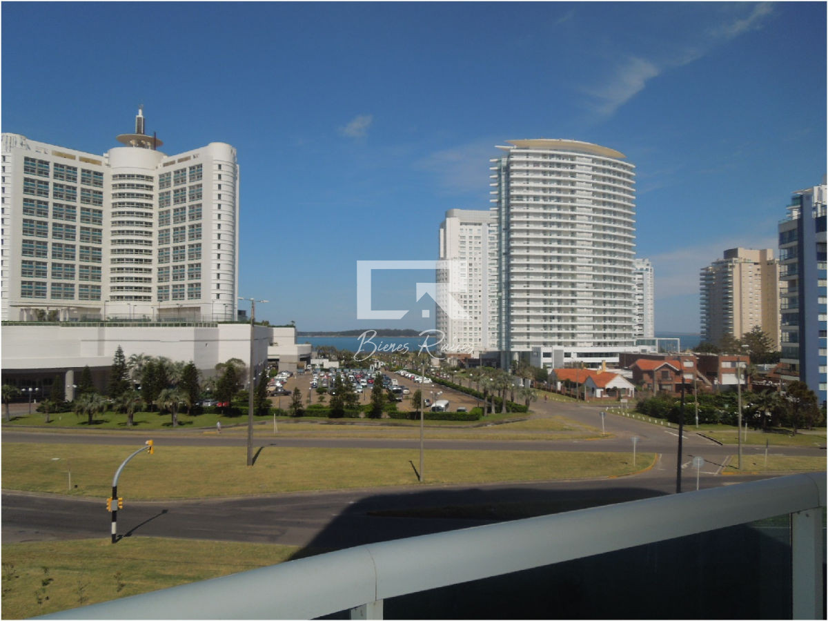 Apartamento ID.710 - Casino Towers parada 4 Playa Mansa