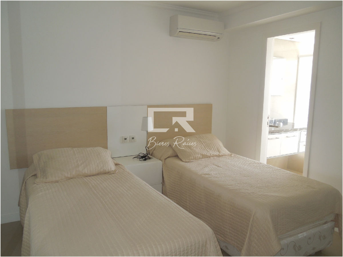 Apartamento ID.710 - Casino Towers parada 4 Playa Mansa