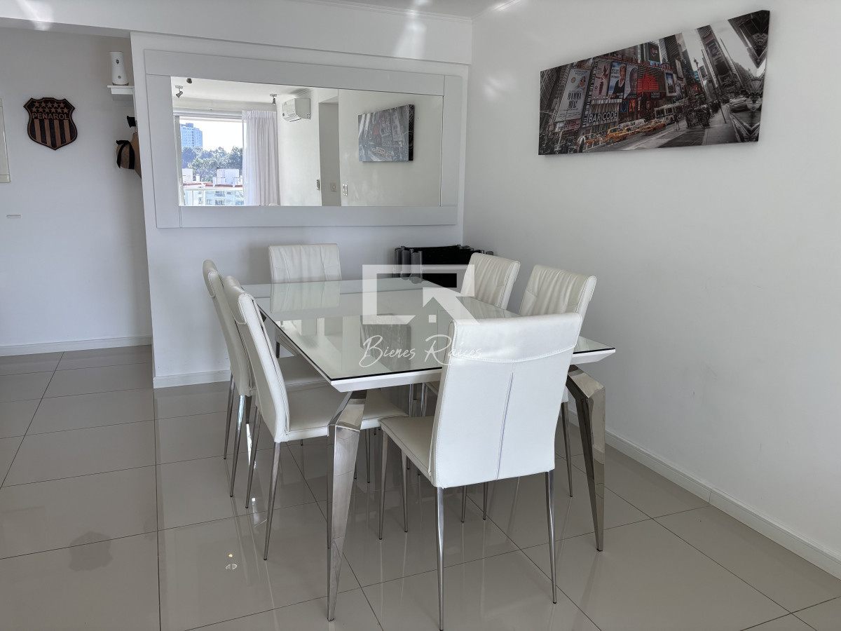 Apartamento ID.885 - Brava, una cuadra del mar. Todos los servicios!!!