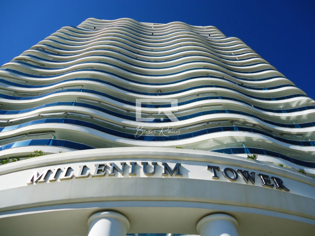 Apartamento ID.570 -  venta y alquiler invierno mansa frente al mar tres suites y dependencias