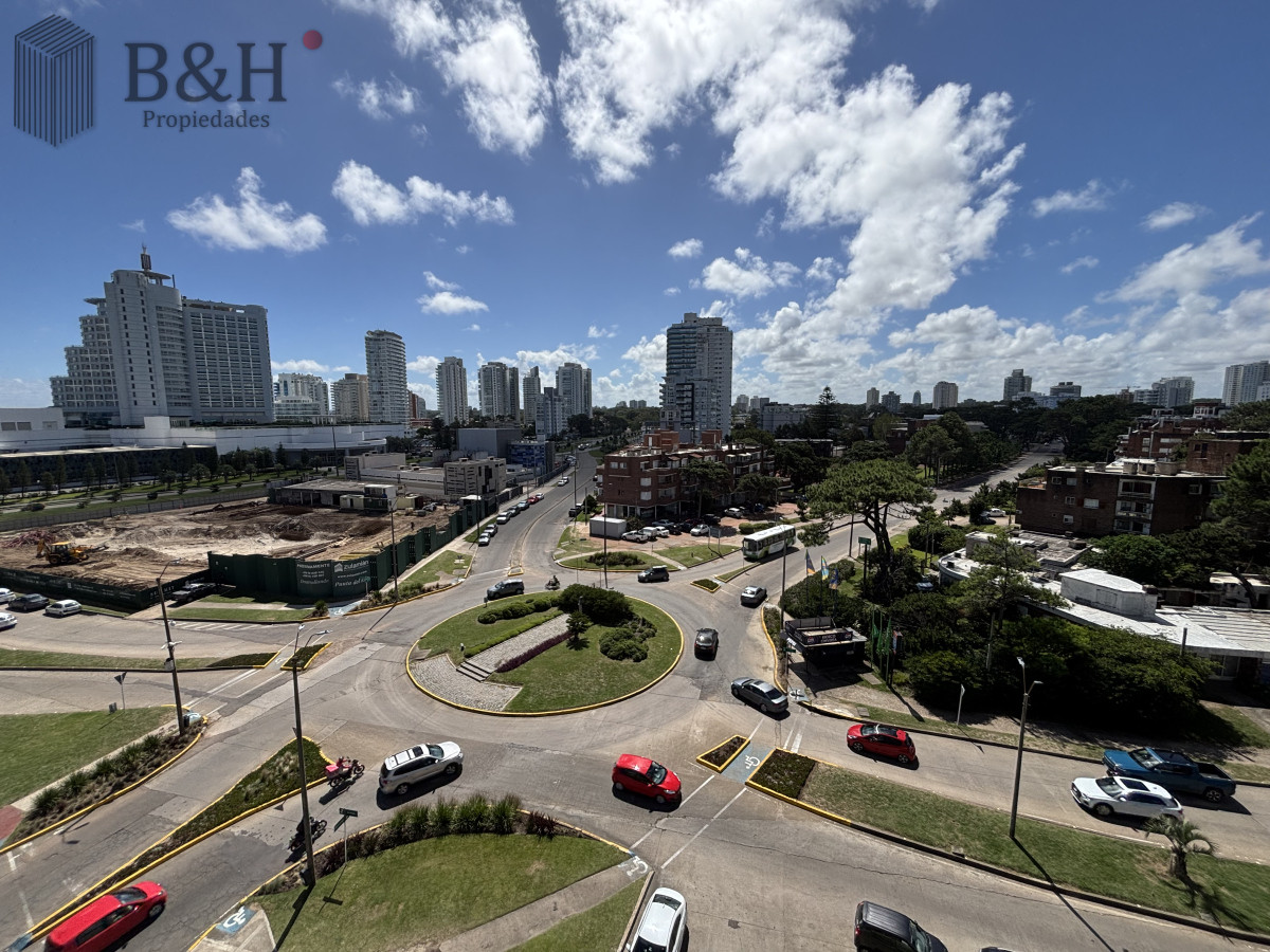Apartamento ID.6417 - Venta - Parada 3 Mansa. Av. Chiverta casi a estrenar