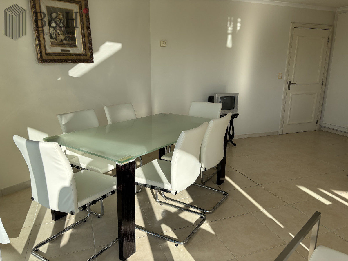Apartamento ID.6414 - Venta - Av Chiverta todo sol y luz