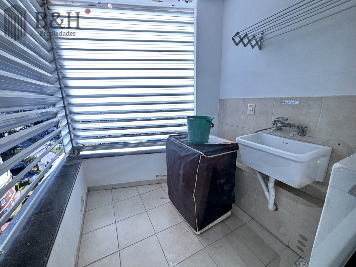 Apartamento ID.6414 - Venta - Av Chiverta todo sol y luz