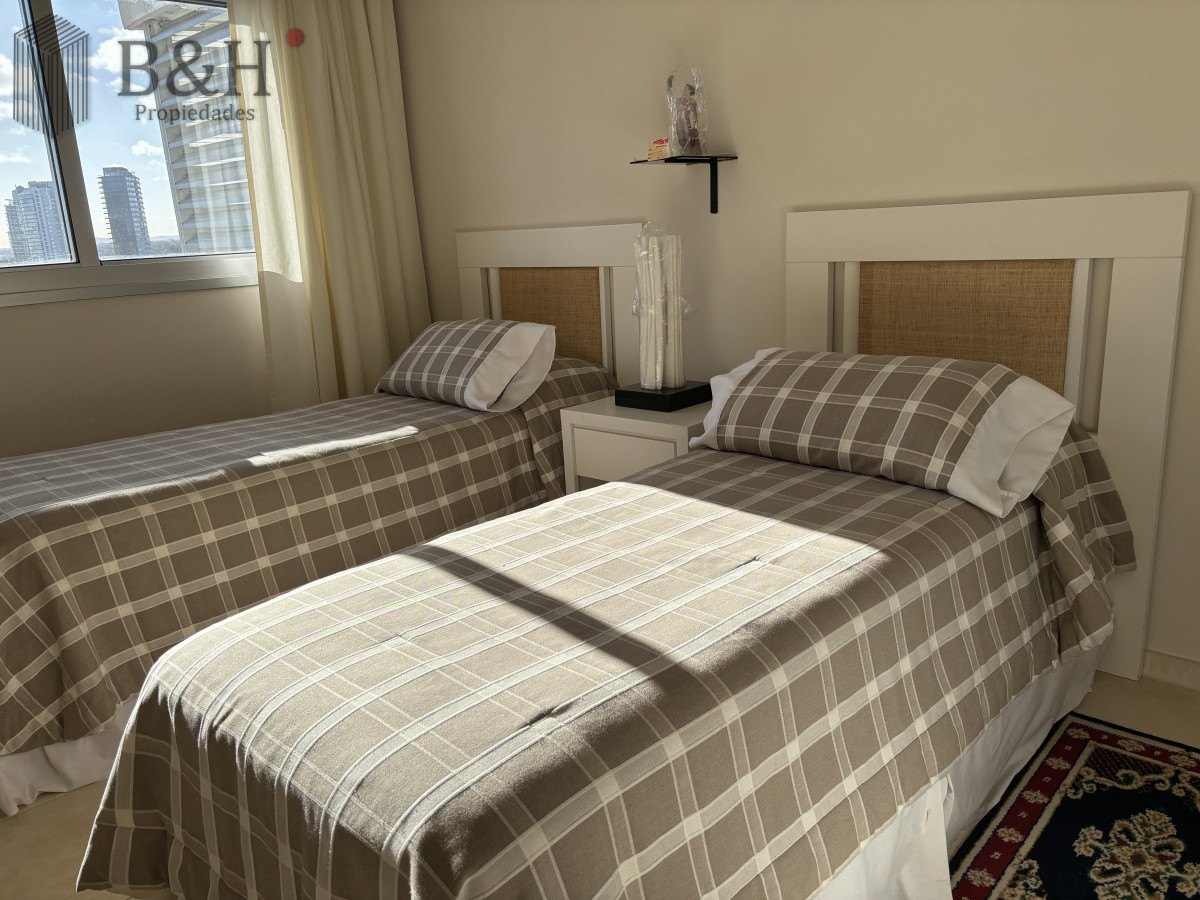 Apartamento ID.6414 - Venta - Av Chiverta todo sol y luz