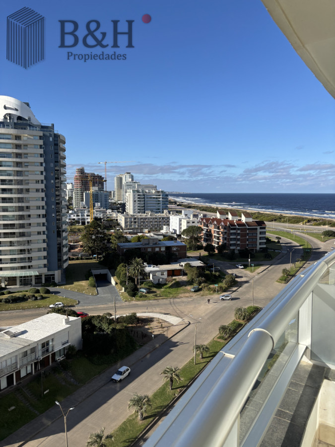 Apartamento ID.6414 - Venta - Av Chiverta todo sol y luz