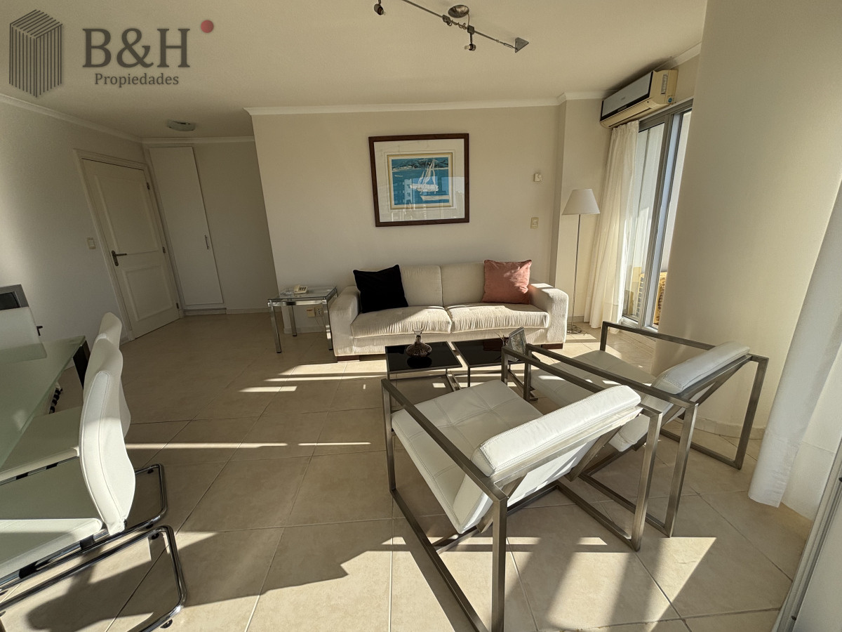 Apartamento ID.6414 - Venta - Av Chiverta todo sol y luz