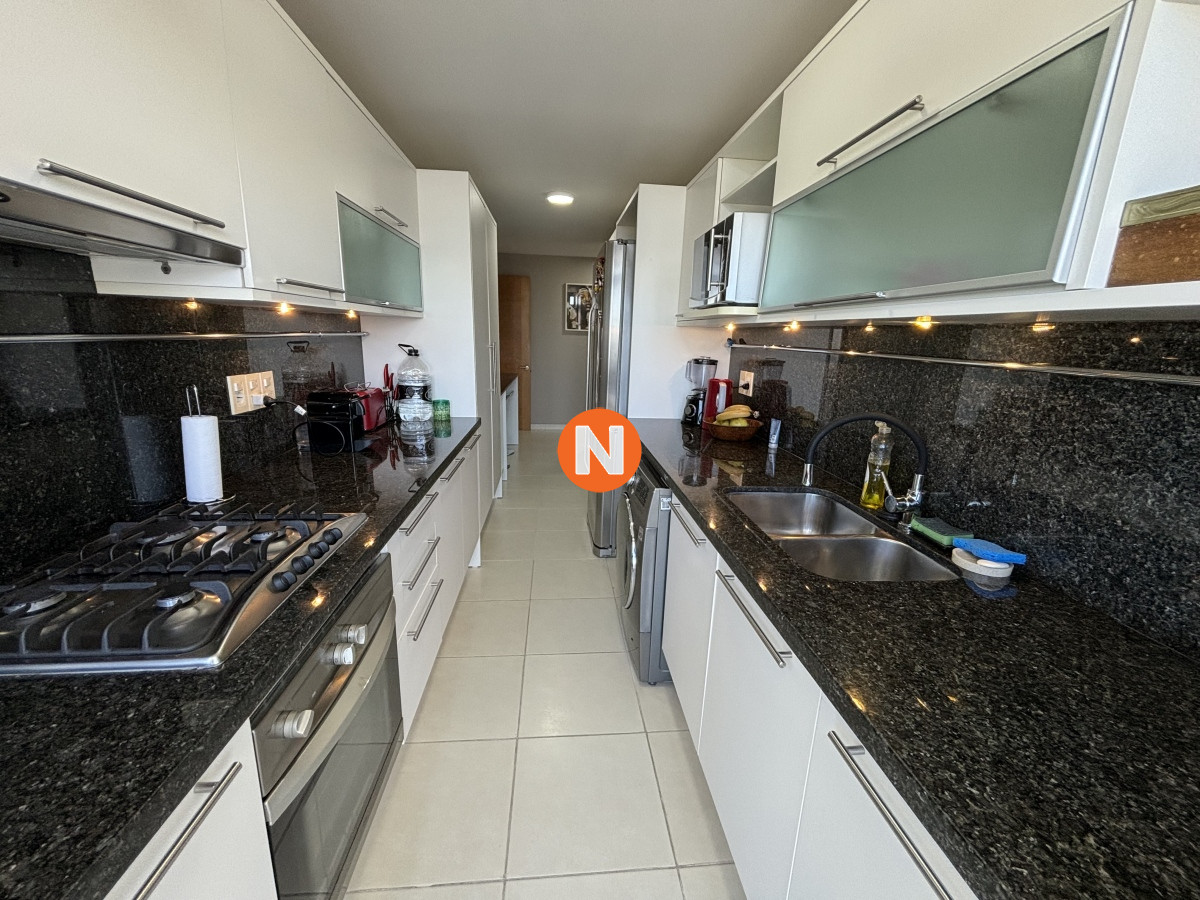 Apartamento Ref.222076 - SEASONS TOWER VENTA PISO ALTO MANSA