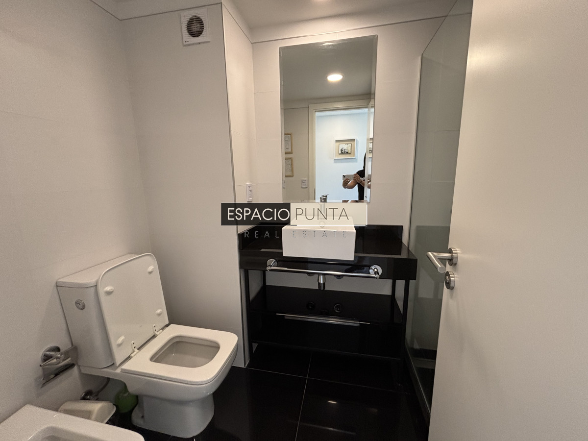 Apartamento ID.2068 - Venta - Parada 3 Mansa. Av. Chiverta casi a estrenar