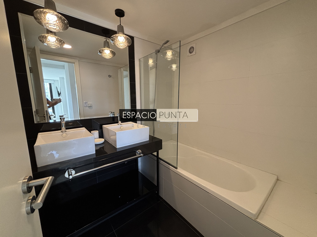 Apartamento ID.2068 - Venta - Parada 3 Mansa. Av. Chiverta casi a estrenar