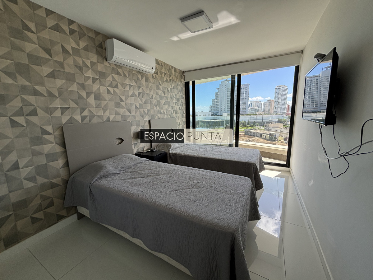 Apartamento ID.2068 - Venta - Parada 3 Mansa. Av. Chiverta casi a estrenar