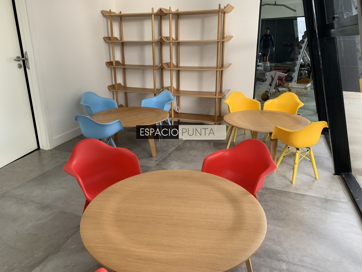Apartamento ID.2068 - Venta - Parada 3 Mansa. Av. Chiverta casi a estrenar