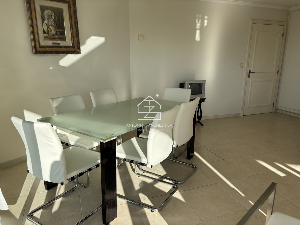 Apartamento ID.4239 - Venta - Av Chiverta todo sol y luz