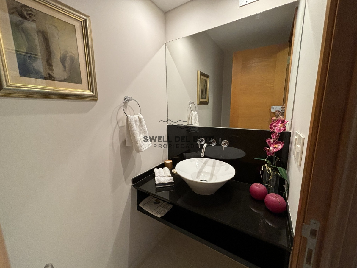 Apartamento ID.230 - SEASONS TOWER VENTA  EN EXCLUSIVIDAD PISO ALTO MANSA ESQUINERO AL PUERTO