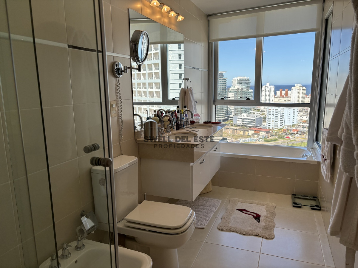 Apartamento ID.230 - SEASONS TOWER VENTA  EN EXCLUSIVIDAD PISO ALTO MANSA ESQUINERO AL PUERTO