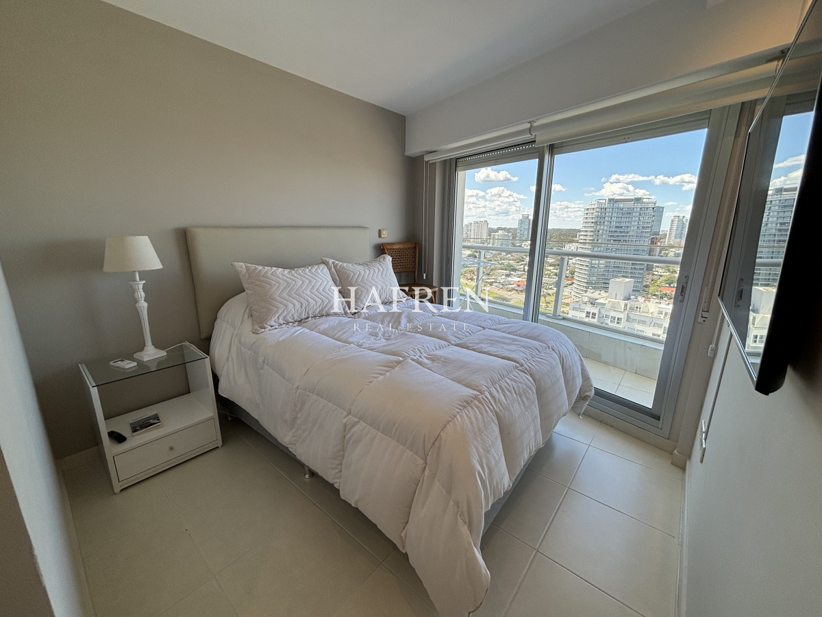 Apartamento ID.216 - SEASONS TOWER VENTA PISO ALTO MANSA ESQUINERO AL PUERTO