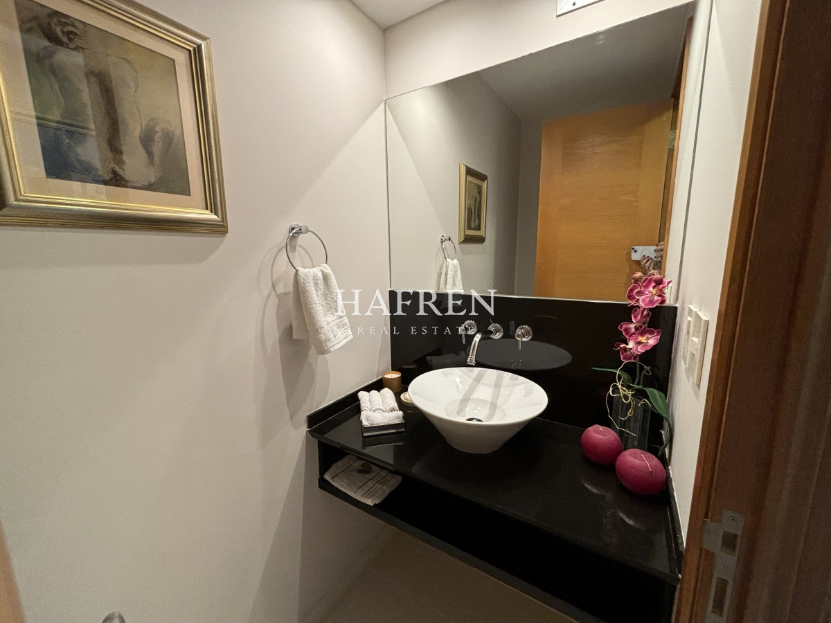 Apartamento ID.216 - SEASONS TOWER VENTA PISO ALTO MANSA ESQUINERO AL PUERTO