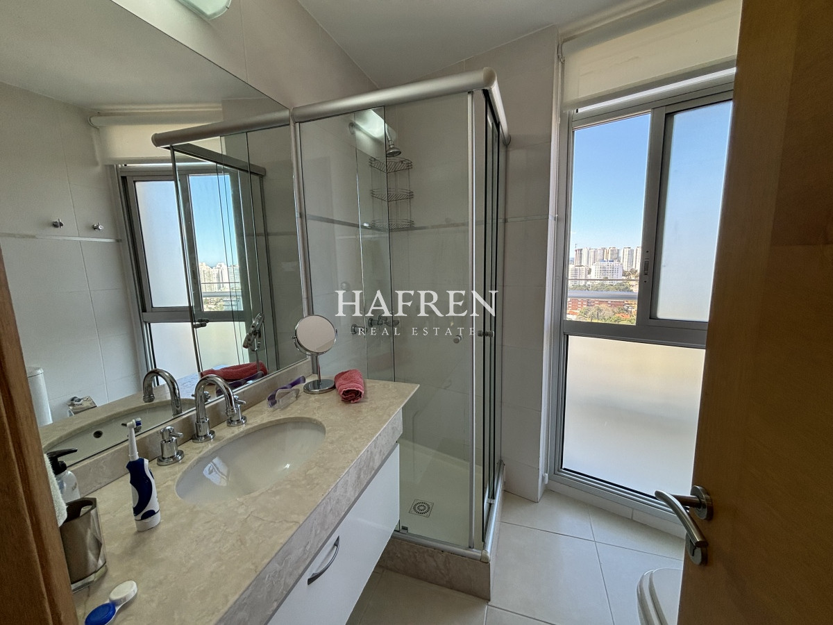 Apartamento ID.216 - SEASONS TOWER VENTA PISO ALTO MANSA ESQUINERO AL PUERTO