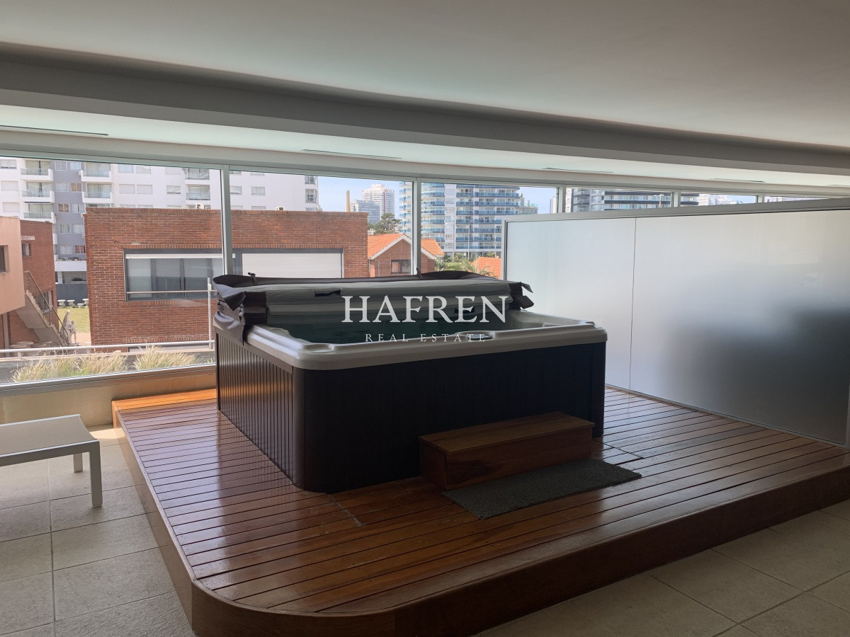 Apartamento ID.216 - SEASONS TOWER VENTA PISO ALTO MANSA ESQUINERO AL PUERTO