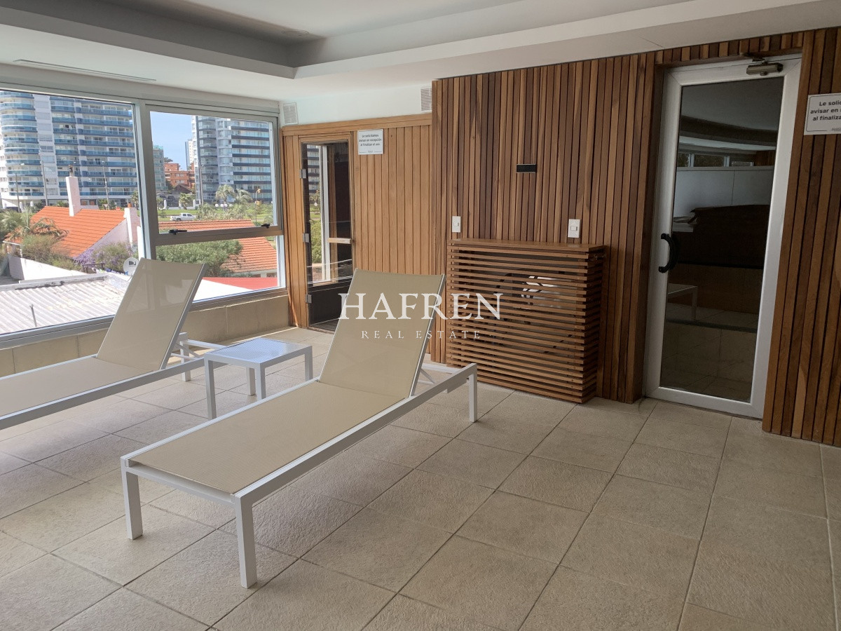 Apartamento ID.216 - SEASONS TOWER VENTA PISO ALTO MANSA ESQUINERO AL PUERTO